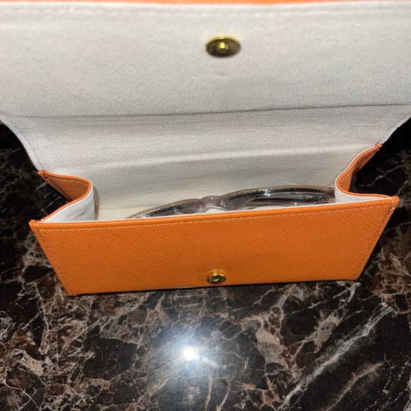 NWT Tory Burch, women sunglasses with case - Picture 9 of 9